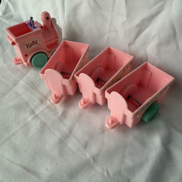 1996 Mattel Barbie Kelly Train Engine & 3 Cars Pink Toy Accessory Set - Picture 5 of 5